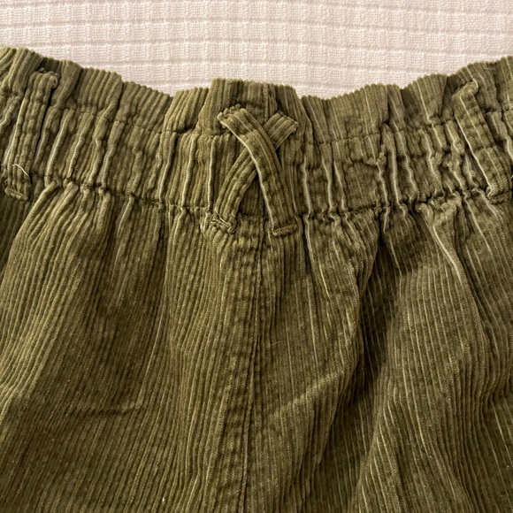Madewell Corduroy Pull-On Paperbag Shorts in Olive - Picture 5 of 13